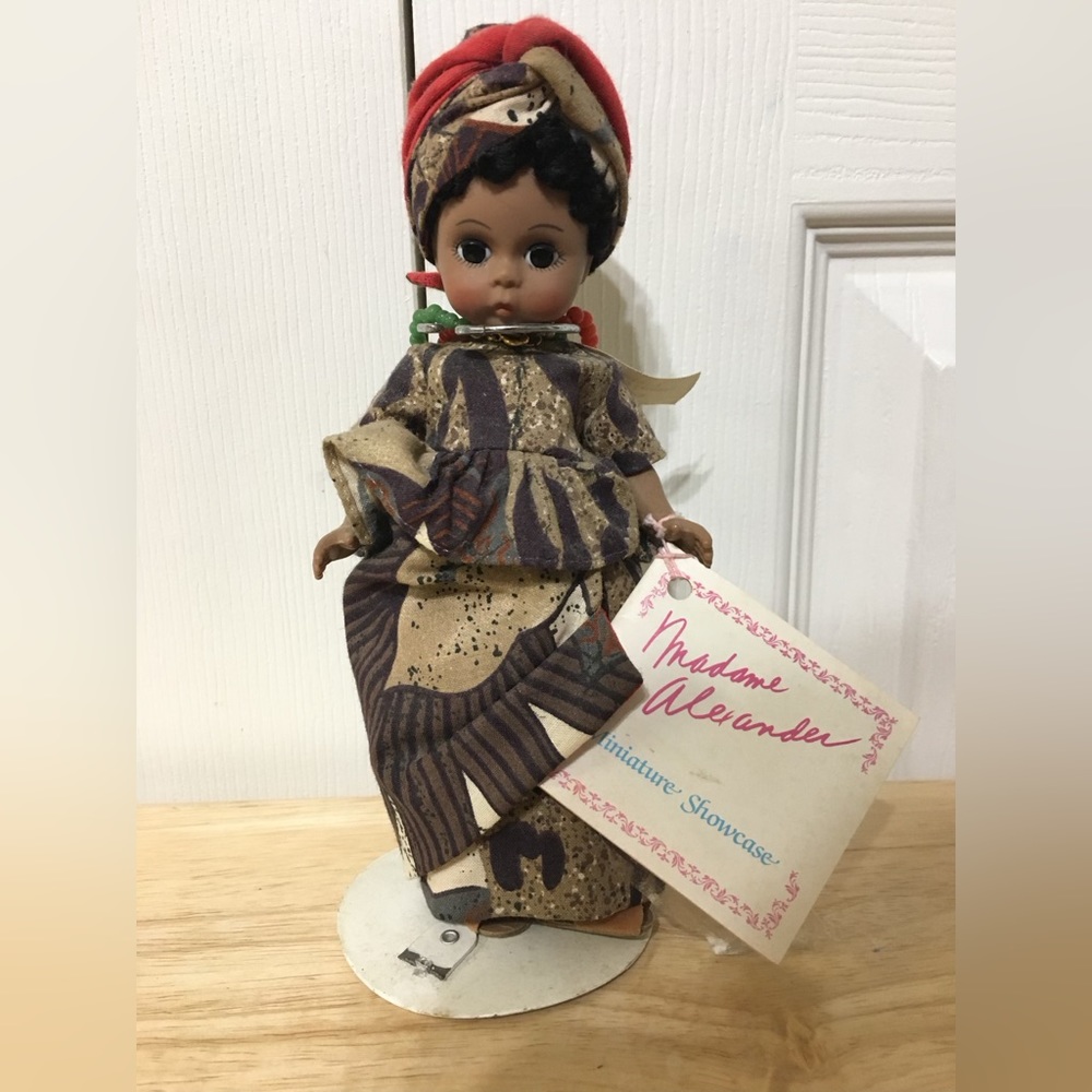 Vintage Rare Madame Alexander International Dolls Africa #523 Collector Doll